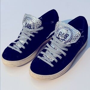 Black Sneakers with Silver P448